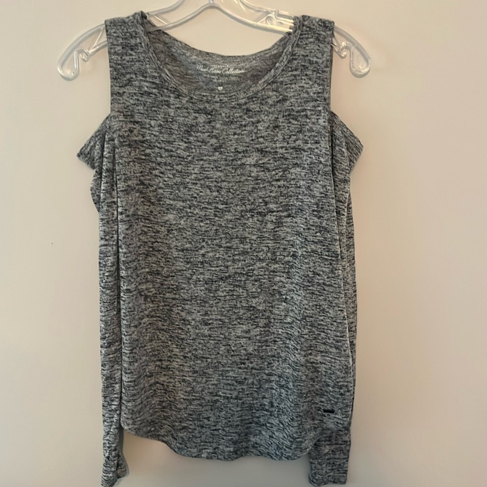 Hollister cold shoulder tee